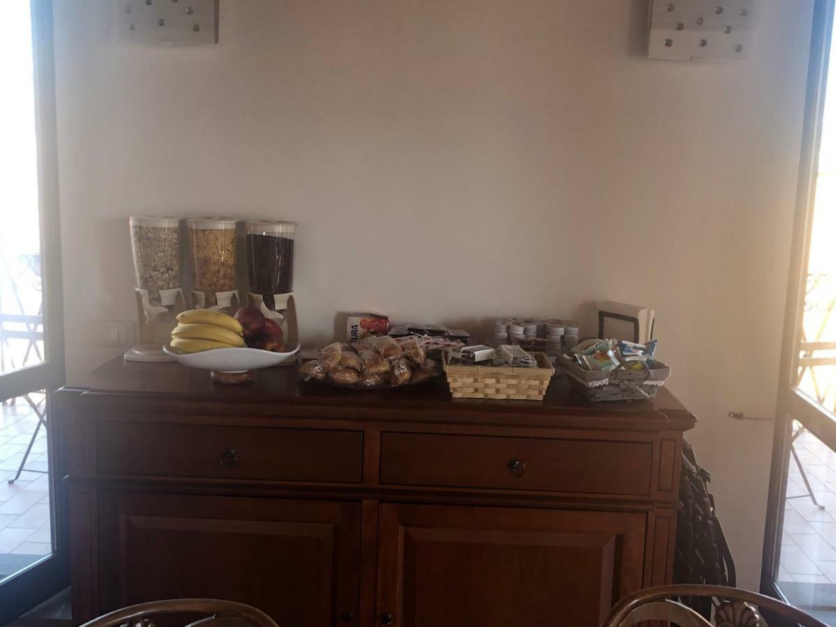 Bb Il Re Alla Reginella Guest House Ρώμη Εξωτερικό φωτογραφία